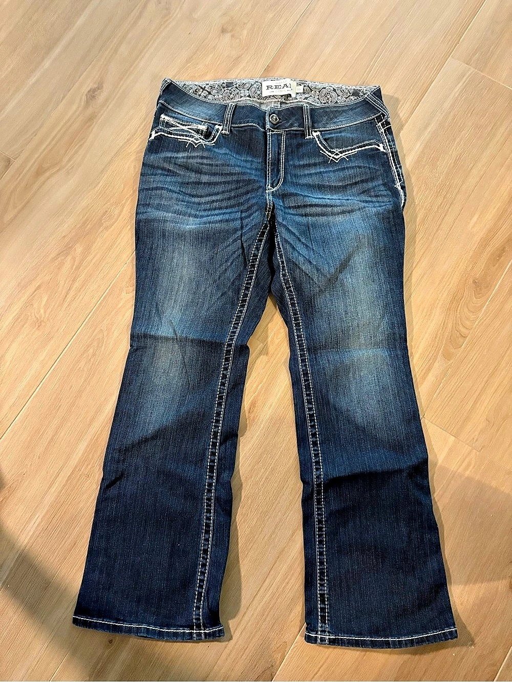 Ariat Bootcut Jeans in dark wash